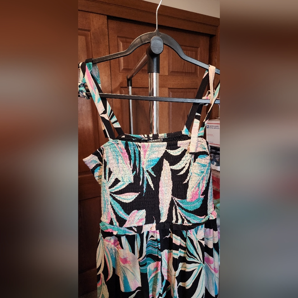 Torrid smocked tropical leaf dress, NWT - Picture 2 of 7